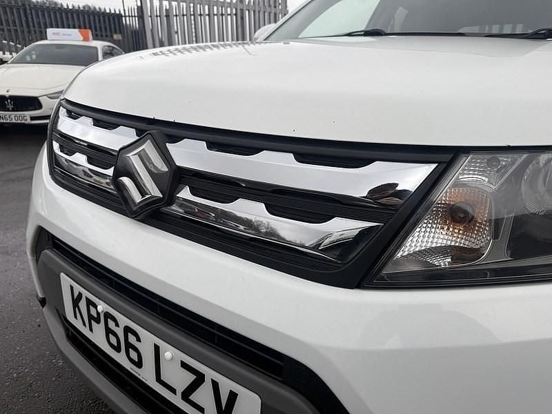 Used Suzuki Vitara SZ5 2016 White Hatchback