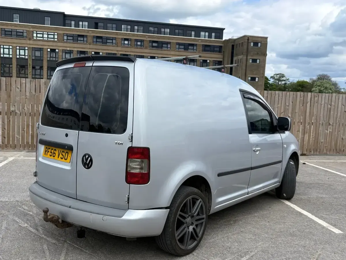 Używany VW Caddy 104 KM (76 kW) 2007 Srebrny Minivan