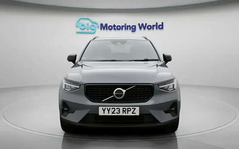 Used Volvo XC40 Plus 211 HP (155 kW) 2023 Grey SUV