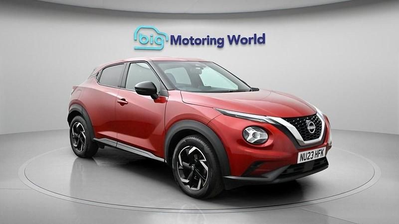 Used Nissan Juke N-Connecta 114 HP (83 kW) 2023 Red SUV