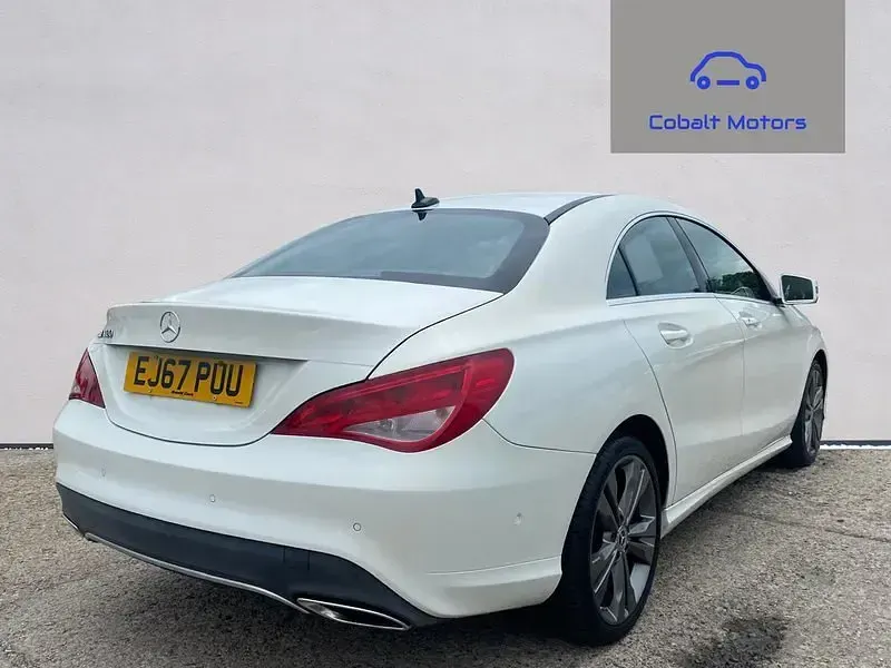Used Mercedes CLA180 122 HP (89 kW) 2017 White Coupe