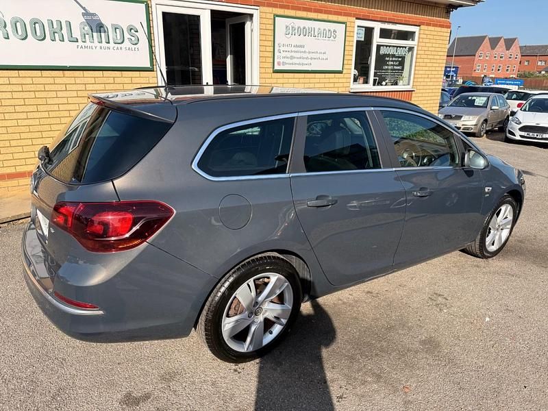 Usado Vauxhall Astra SRi 2015 Gris Familiar