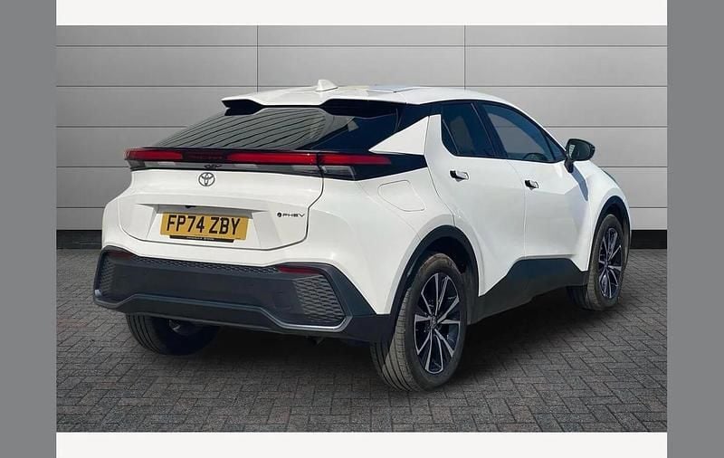 Used Toyota C-HR Design 223 HP (164 kW) 2024 White SUV