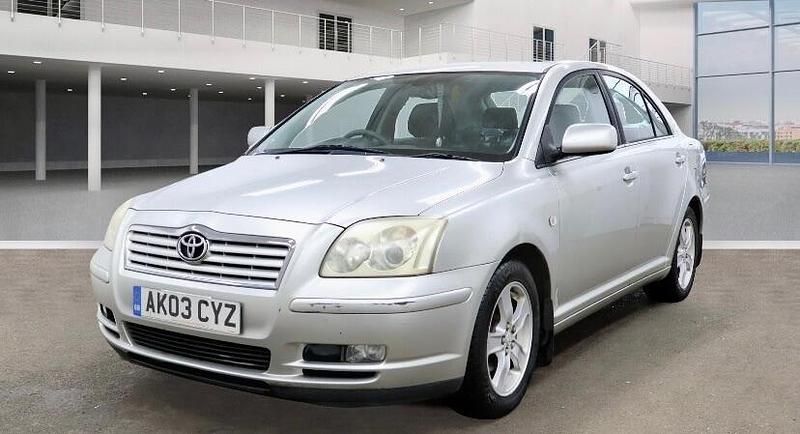 Silver Used 2003 Toyota Avensis T3 Hatchback | £1,650 (Fair price) - Image 1/4
