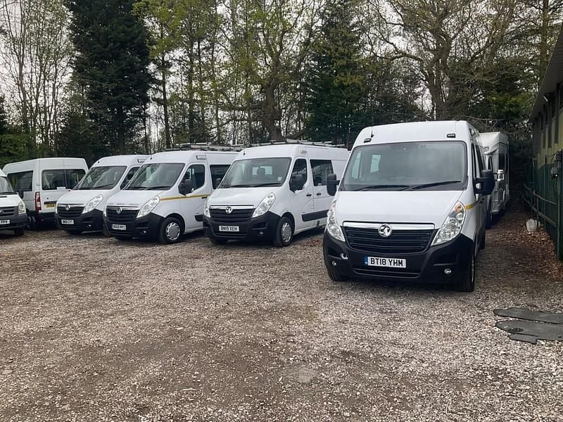 White Used 2018 Vauxhall Movano Van | £8,995 (Fair price) - Image 1/4