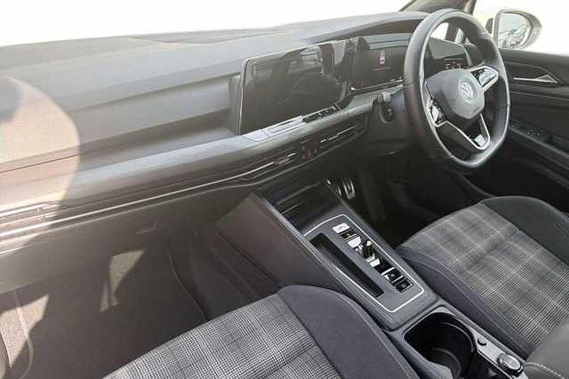 Used VW Golf VIII GTD 200 HP (147 kW) 2022 Pure white Hatchback