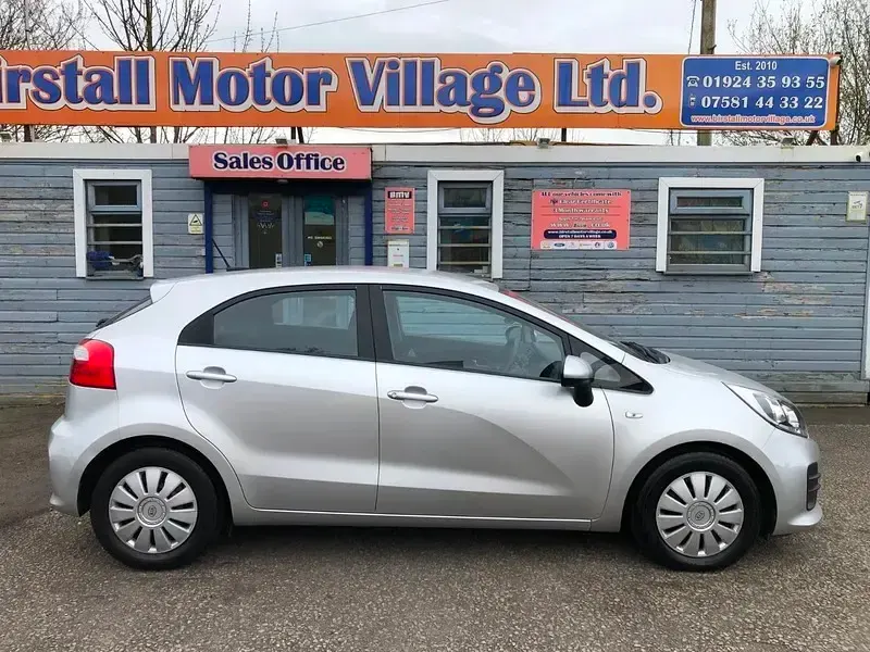 Used Kia Rio 2015 Silver Hatchback