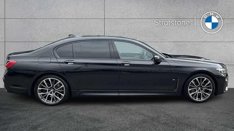Used BMW 745e M Sport 389 HP (286 kW) 2019 Black sapphire metallic paint Sedan