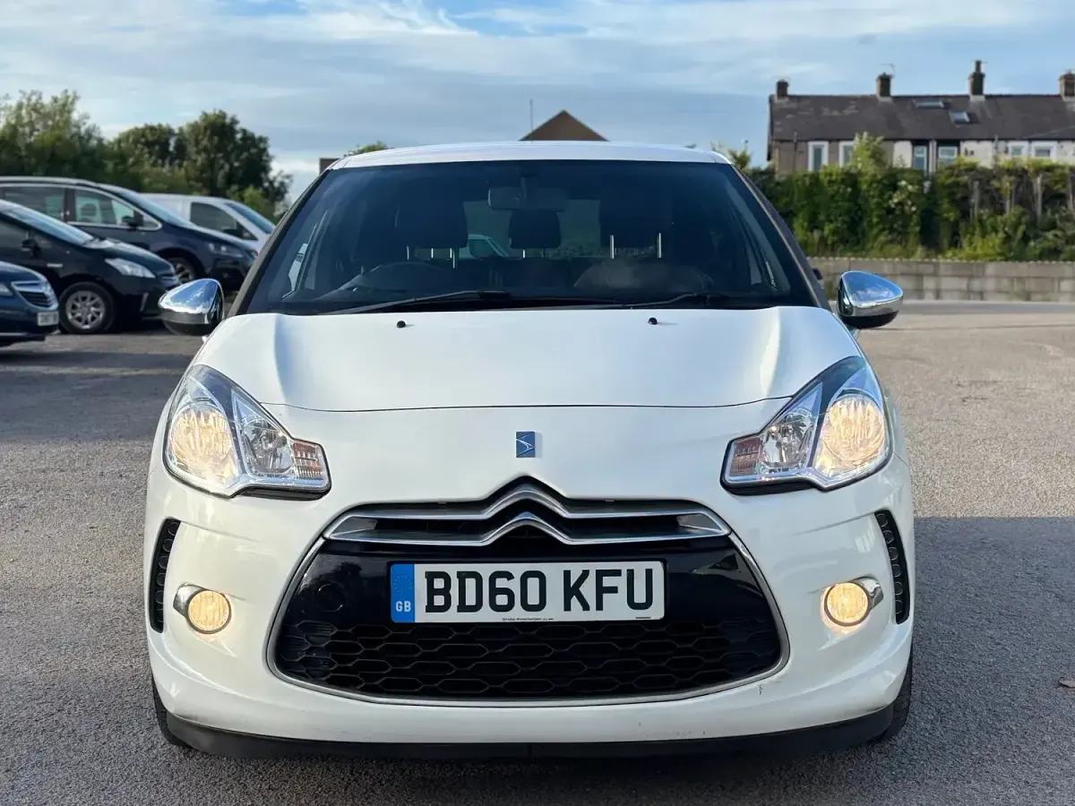 Used Citroën DS3 2010 White Hatchback