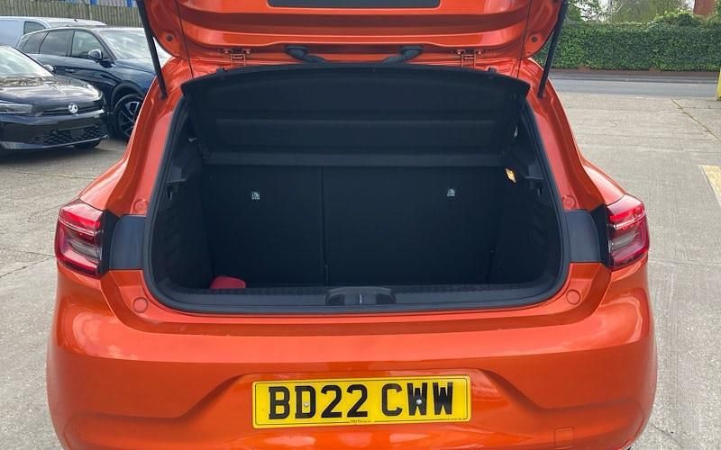 Used Renault Clio V RS Line 140 HP (102 kW) 2022 Orange Hatchback