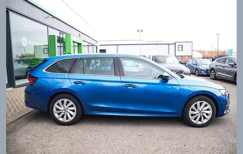Used Skoda Octavia SE L 147 HP (108 kW) 2025 Blue Estate