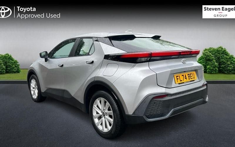 Used Toyota C-HR 140 HP (102 kW) 2025 SUV