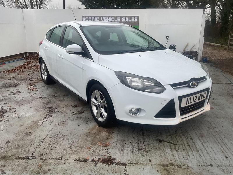 Used Ford Focus Zetec 2012 White Hatchback