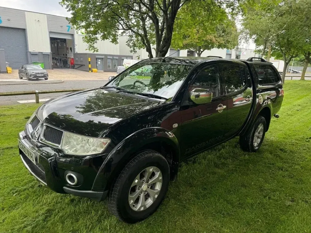 Used Mitsubishi L200 176 HP (129 kW) 2010 Black Pickup