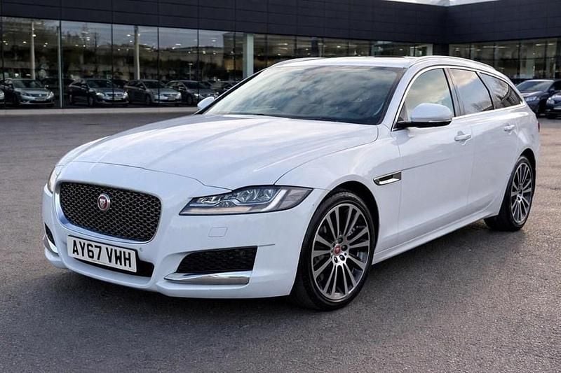 Used Jaguar XF Sportbrake Portfolio 240 HP (176 kW) 2017 White Estate