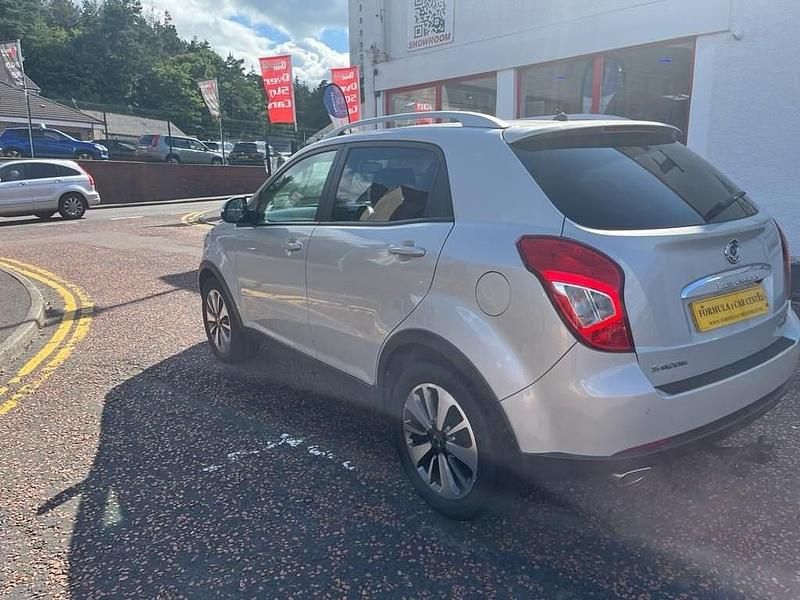 Used SsangYong Korando 175 HP (128 kW) 2015 White Estate