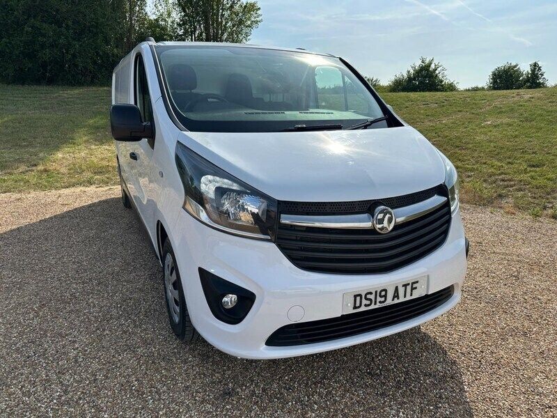 White Used 2019 Vauxhall Vivaro Sportive Van | £8,775 (Good price) - Image 1/4