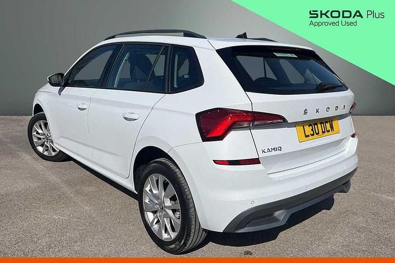 Used Skoda Kamiq SE 94 HP (69 kW) 2024 Moon white metallic SUV