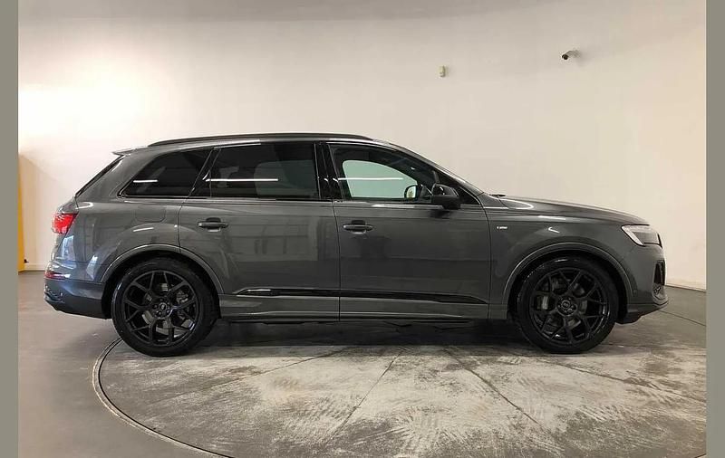 Used Audi Q7 Black Edition 286 HP (210 kW) 2025 Grey SUV