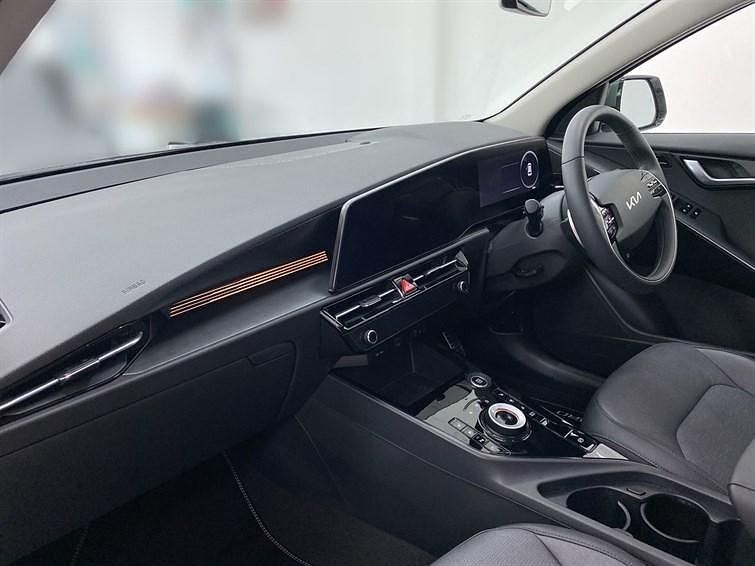 Used Kia Niro 150 kW (204 HP) 2025 Red SUV