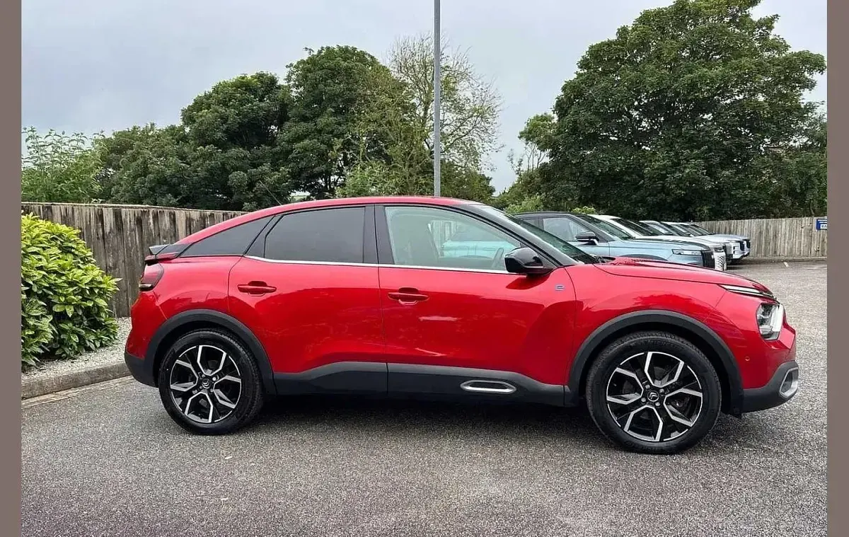 Used Citroën e-C4 Shine 100 kW (136 HP) 2022 Red Hatchback