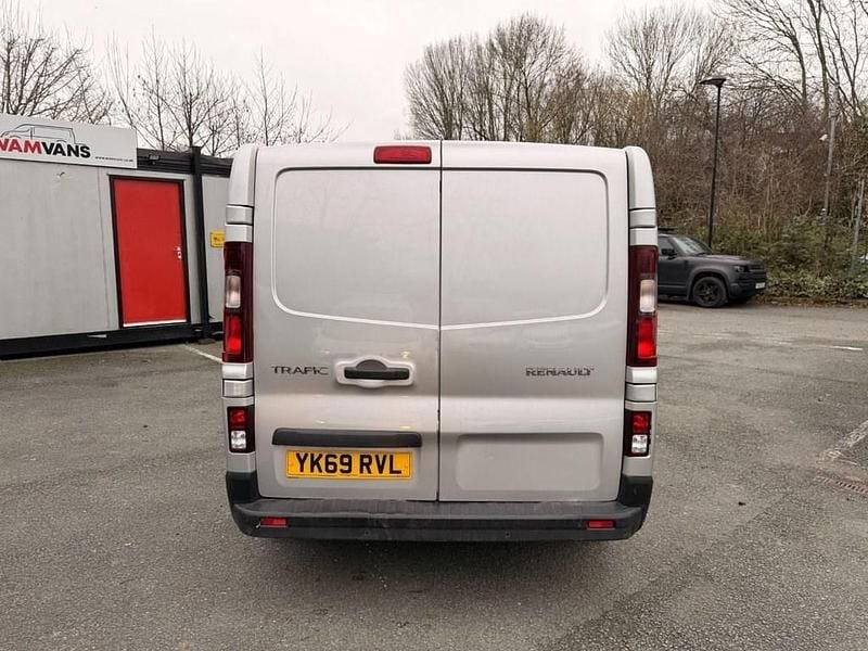 Used Renault Trafic 2019 Silver MPV