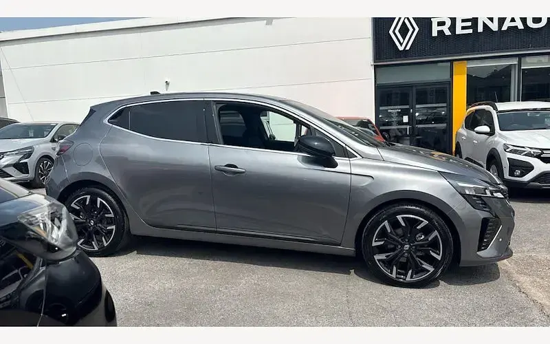 Used Renault Clio Techno 90 HP (66 kW) 2026 Metallic  shadow grey  Hatchback