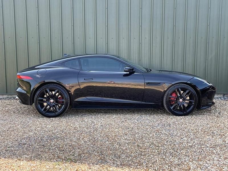 Usado Jaguar F-Type R 2014 Preto Coupé