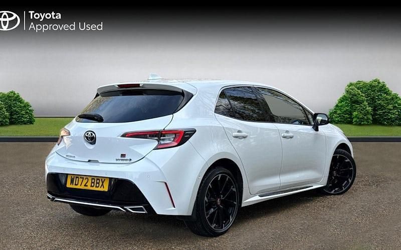 Used Toyota Corolla Sport 122 HP (89 kW) 2022 White Hatchback