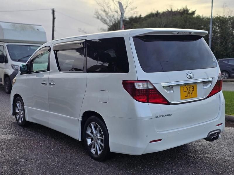 Usado Toyota Alphard 2009 Branco Monovolume