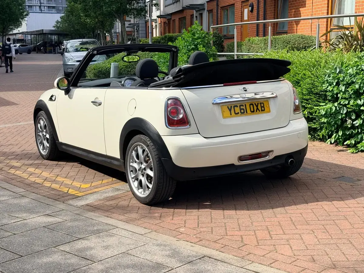 Used Mini ONE 98 HP (72 kW) 2011 White Hatchback