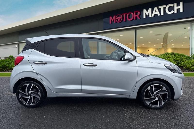 Used Hyundai i10 Premium 2023 Silver Hatchback