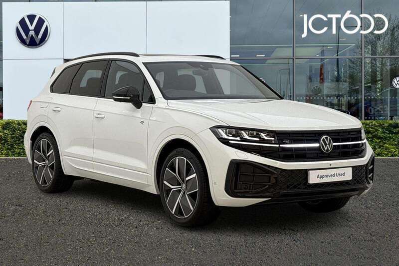 White New 2025 VW Touareg Black Edition SUV | £63,293 (Expensive) - Image 1/4