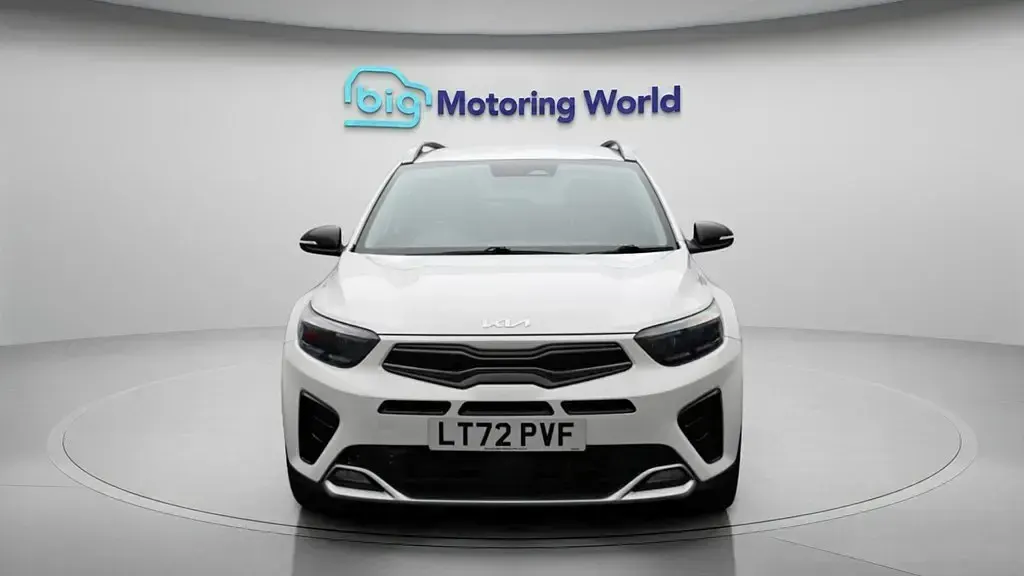 Begagnad Kia Stonic GT-Line 118 HK (86 kW) 2022 Vit SUV
