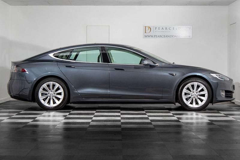 Used Tesla Model S 386 kW (525 HP) 2019 Grey Hatchback