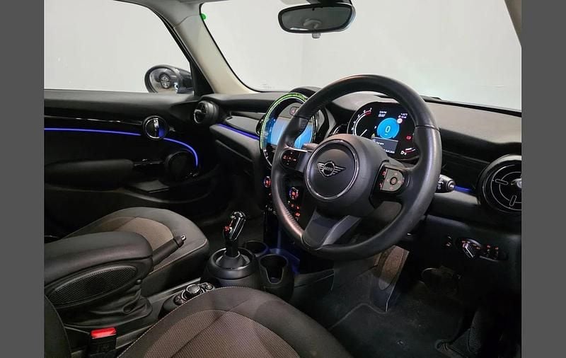 Usado Mini Cooper Classic 134 CV (98 kW) 2024 Azul Utilitario