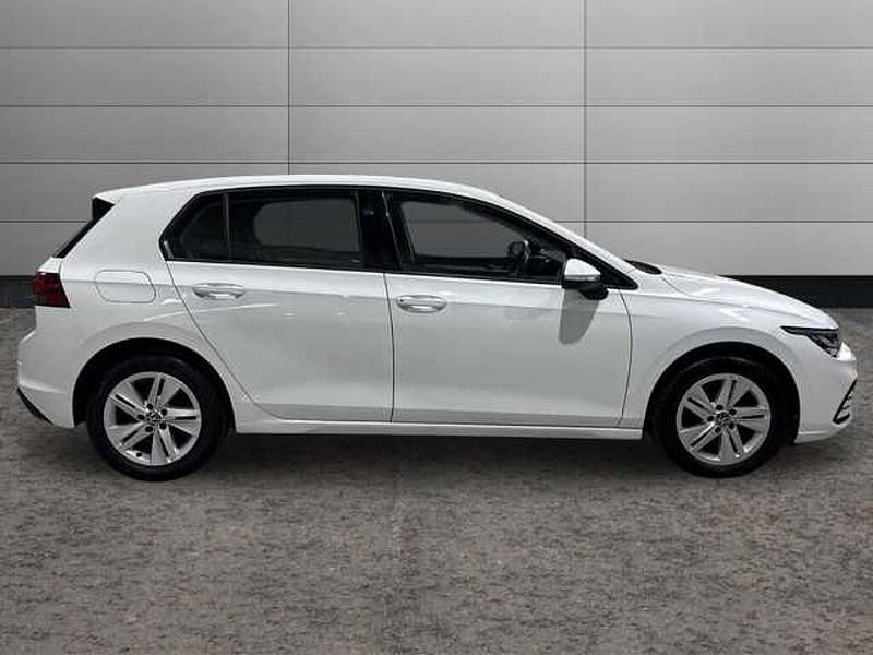 Used VW Golf VII Life 150 HP (110 kW) 2021 White Hatchback