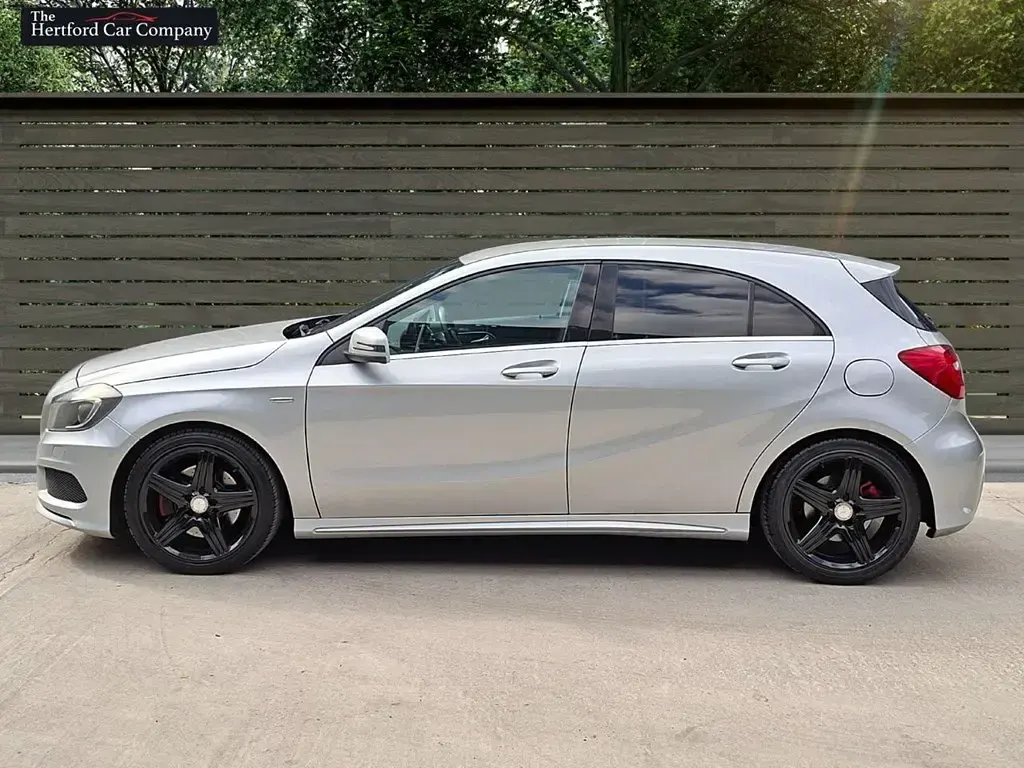 Begagnad Mercedes A250 AMG 211 HK (155 kW) 2012 Silver Halvkombi