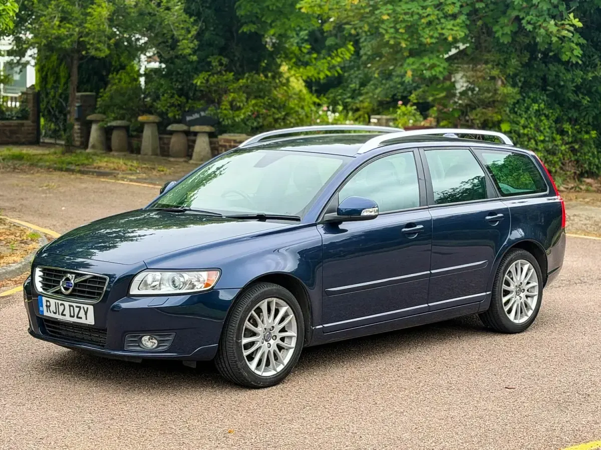 Used Volvo V50 SE Lux 115 HP (84 kW) 2012 Blue Estate