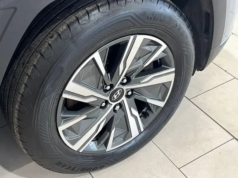 Used Hyundai Tucson SE 150 HP (110 kW) 2022 Silver SUV