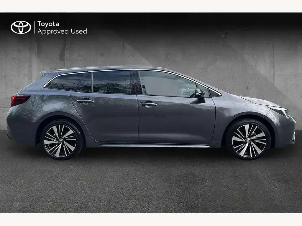 Usado Toyota Corolla Design 140 CV (102 kW) 2025 Gris Familiar
