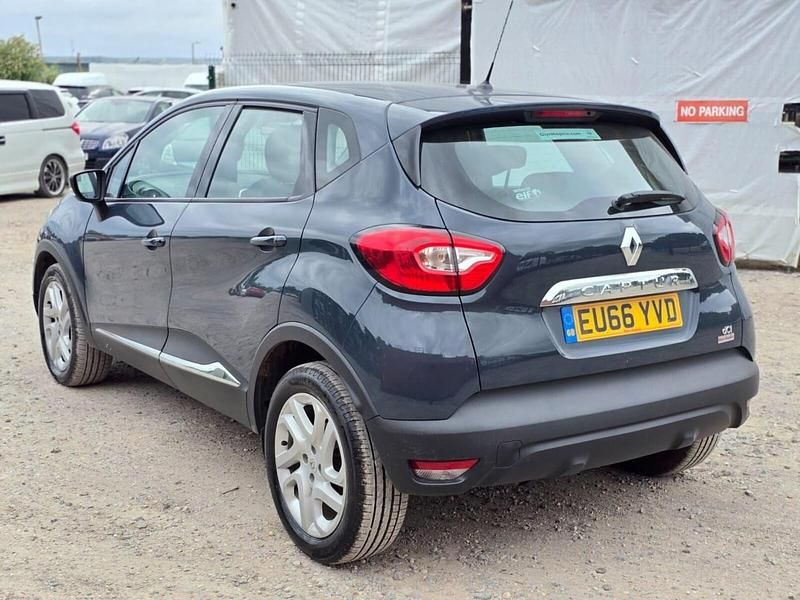 Used Renault Captur Dynamique 90 HP (66 kW) 2016 Blue SUV