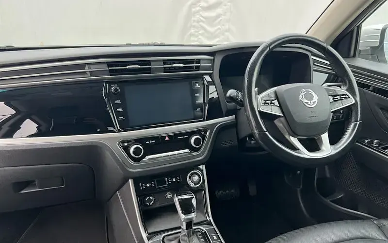 Used SsangYong Korando 136 HP (100 kW) 2021 Silver SUV