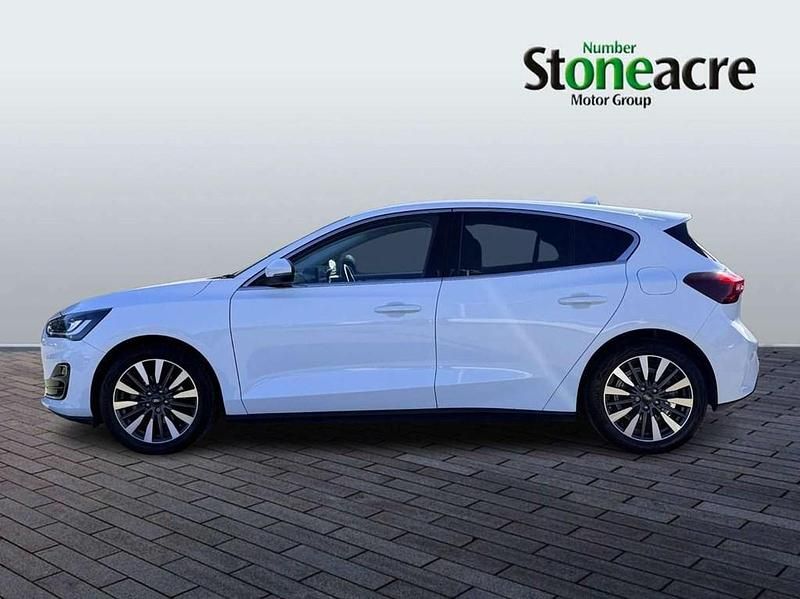 Used Ford Focus Titanium 155 HP (114 kW) 2022 White Hatchback
