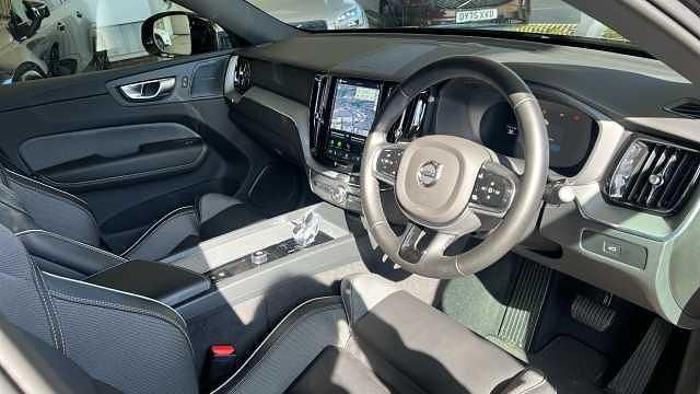 Used Volvo XC60 Plus 247 HP (181 kW) 2024 Black SUV