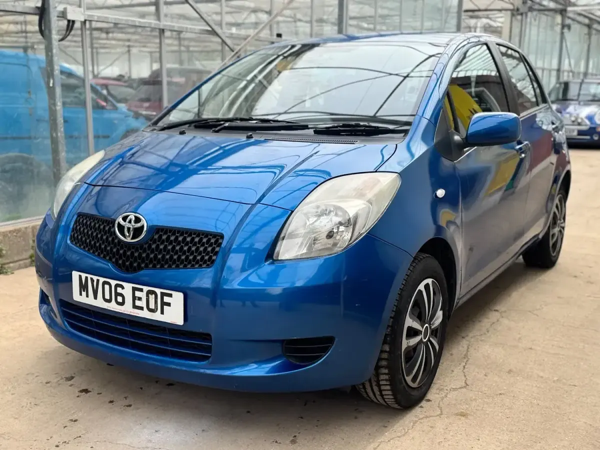 Used Toyota Yaris T3 85 HP (62 kW) 2006 Blue Hatchback