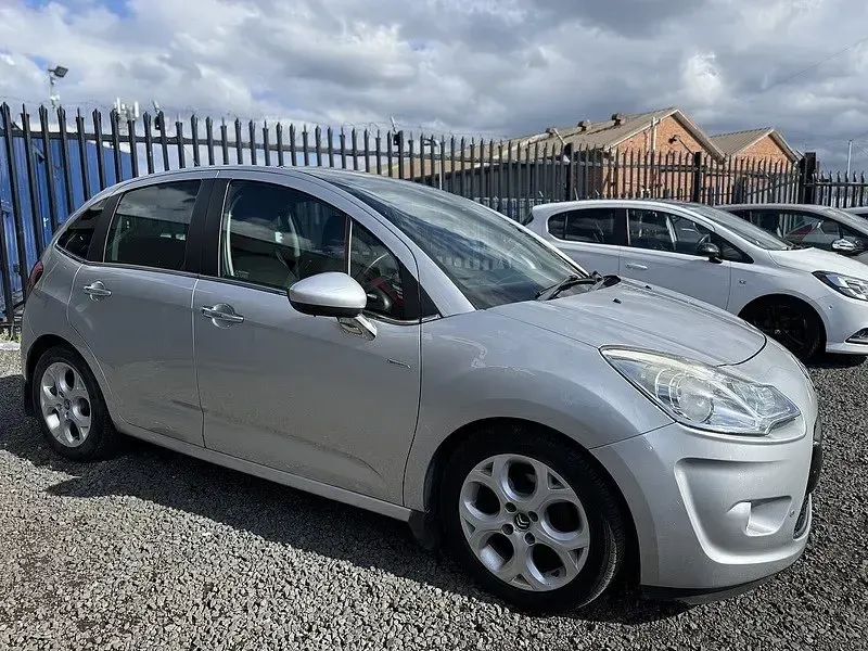 Begagnad Citroën C3 Exclusive 2011 Silver Halvkombi