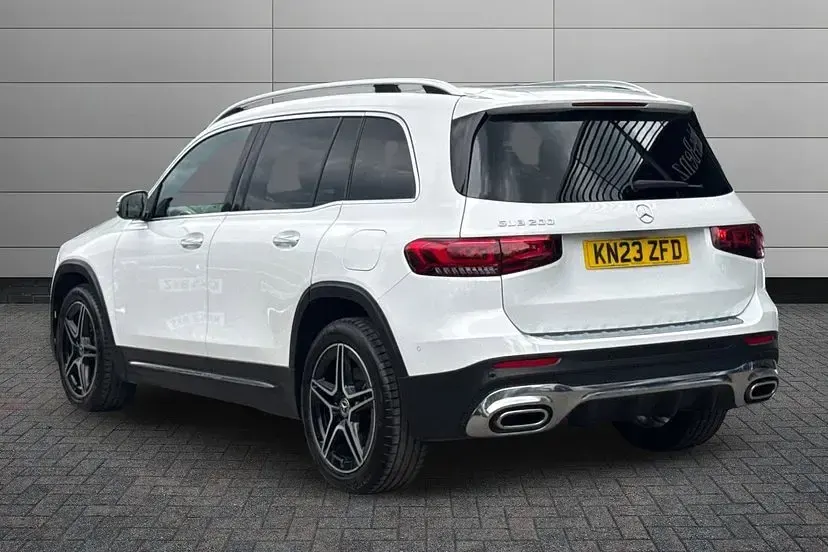 Used Mercedes GLB200 AMG Line Premium 163 HP (119 kW) 2023 Digital white SUV