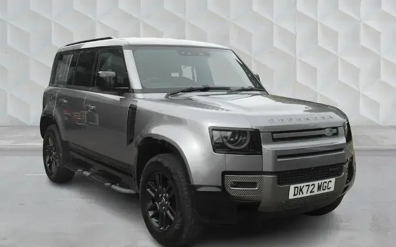 Used Land Rover Defender Dynamic 249 HP (183 kW) 2023 SUV