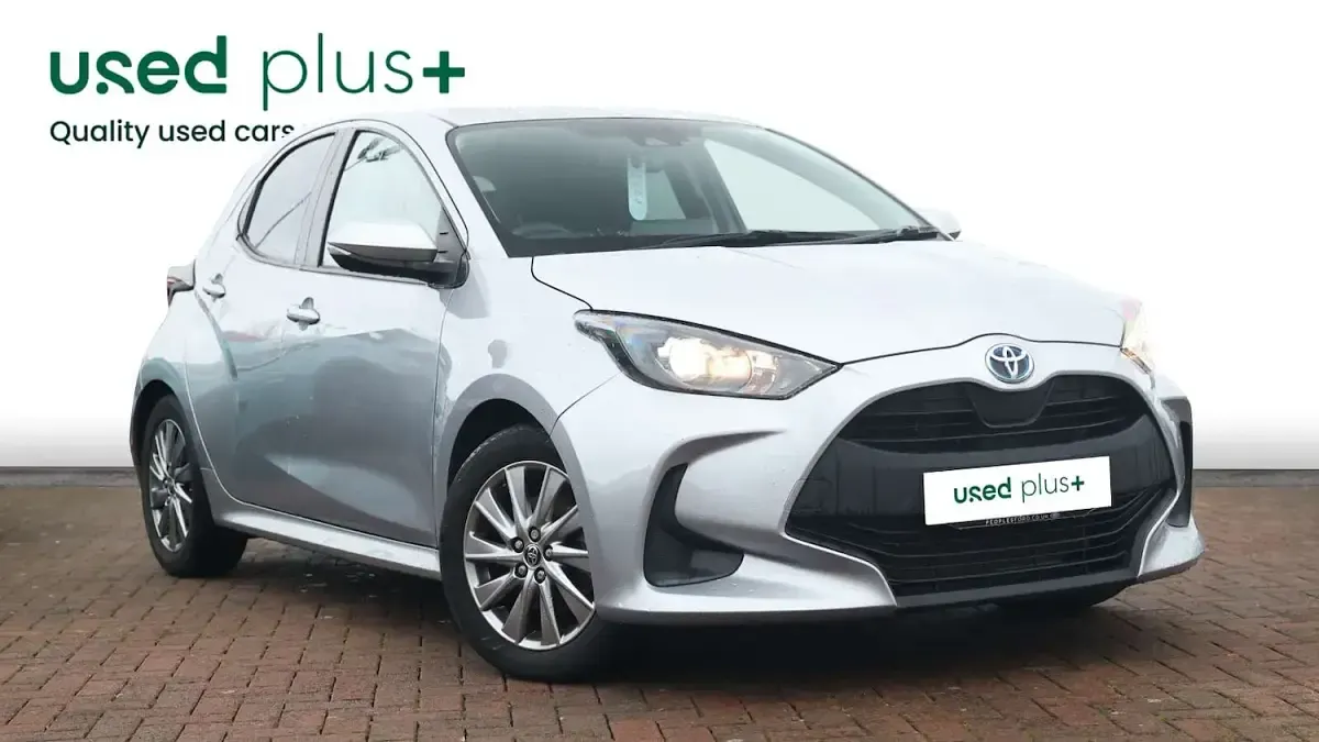 Used Toyota Yaris 116 HP (85 kW) 2022 Silver Hatchback